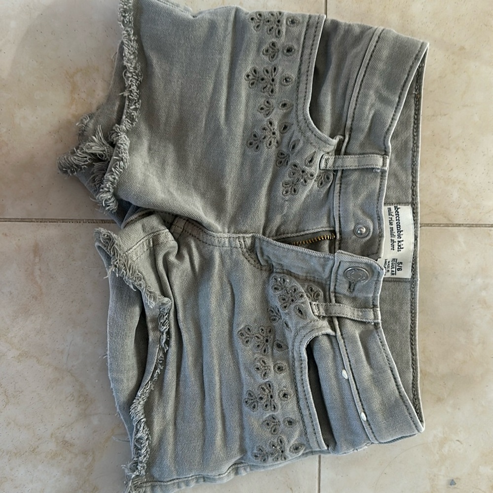 Girls Abercrombie green denim shorts